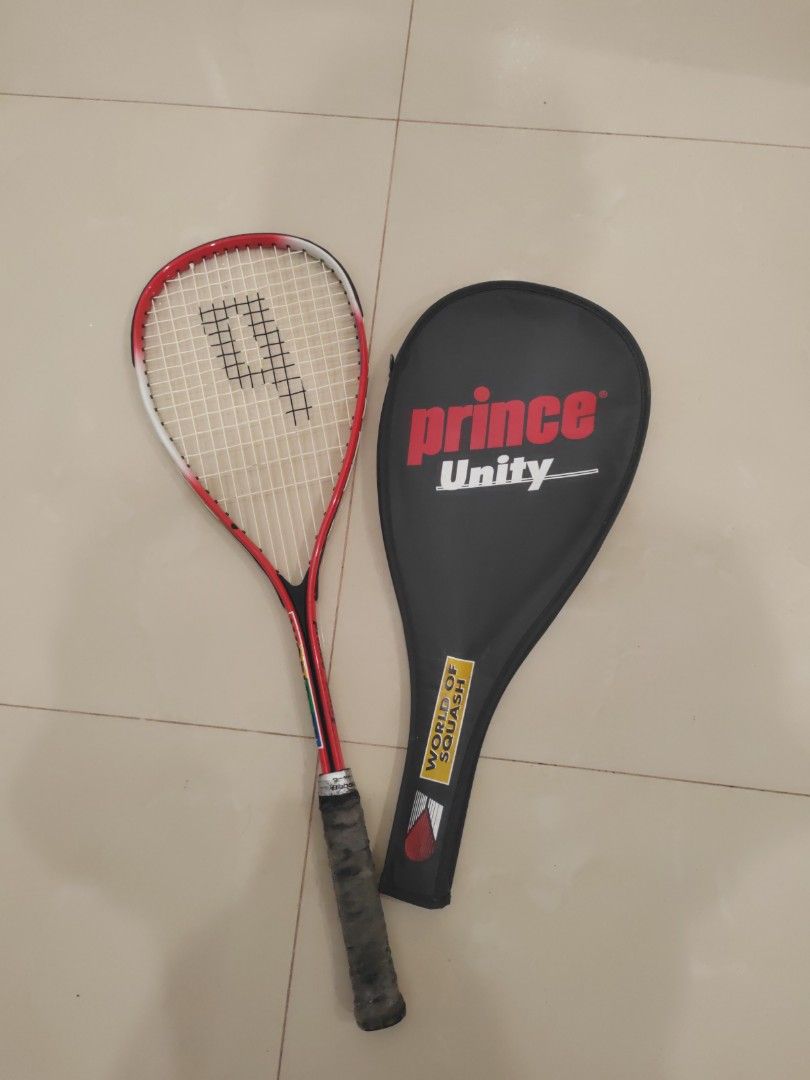 Squash racket (Category: Other Sports Equipment and Supplies) located in Kuala Lumpur. Submitted by newrabbit-4d6b (Listing ID 1393030784, Image 1). Description: .