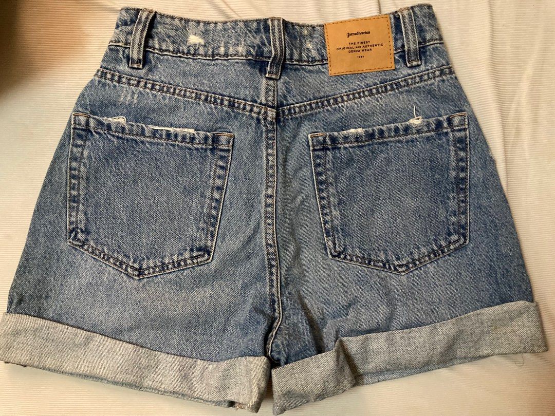 Stradivarius high waist mom short (Category: Shorts) located in Manila. Submitted by _beyyy (Listing ID 1392953985, Image 2). Description: fits 25-26 in waistline mas bagay sa thick thigh girlies NO LP PAYMENT FIRST MOP: Gcash MOD: Lalamove / J&T Shipping fee will be shouldered by the buyer 📍Taguig (near bgc).