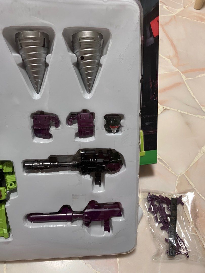Transformers KO Devastator (Category: Toy Figures) located in Singapore. Submitted by radical_ed (Listing ID 1393010417, Image 3). Description: Each figure is about 10cm tall. Comes with weapons for individual and combined robots. Opened once to check items. Get $2 off if you can meet at Hougang/Buangkok MRT.