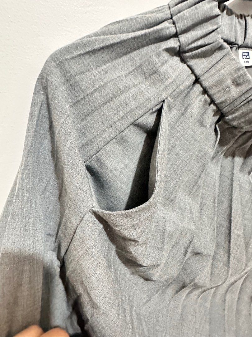Uniqlo Pleated Skirt (Category: Skirts) located in Puerto Princesa. Submitted by rorysroomdeclutter (Listing ID 1393027667, Image 3). Description: Uniqlo Kids Pleated Skirt Gray color With pockets 130 cm kids sizing Fits small adult Price nego With discount/bundle pricing for multiple items .