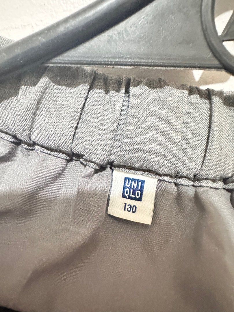 Uniqlo Pleated Skirt (Category: Skirts) located in Puerto Princesa. Submitted by rorysroomdeclutter (Listing ID 1393027667, Image 2). Description: Uniqlo Kids Pleated Skirt Gray color With pockets 130 cm kids sizing Fits small adult Price nego With discount/bundle pricing for multiple items .
