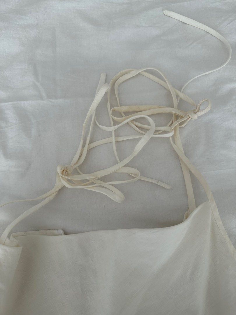 White Linen Dress (Category: Dresses) located in Paranaque City. Submitted by giatorres (Listing ID 1392475926, Image 3). Description: Note: with brown stains.