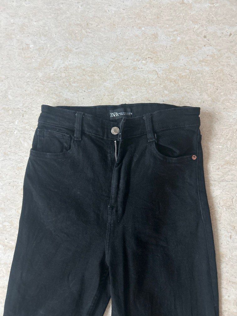 Authentic ZARA Black Denim (Category: Jeans) located in Manila. Submitted by chiccorner (Listing ID 1392970144, Image 1). Description: Authentic Zara US 4 Strech material Color black Dimension Waist 13.5” Hips 15.5” Length 38”.