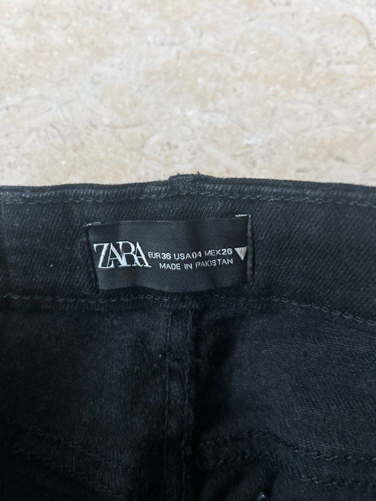 Authentic ZARA Black Denim (Category: Jeans) located in Manila. Submitted by chiccorner (Listing ID 1392970144, Image 3). Description: Authentic Zara US 4 Strech material Color black Dimension Waist 13.5” Hips 15.5” Length 38”.