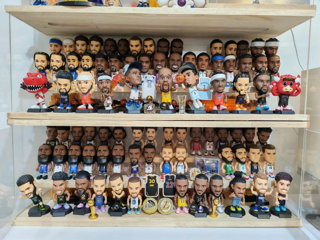 ZURU NBA BALLERS COMPLETE (Category: Vintage Collectibles) located in Santa Cruz. Submitted by jamezxcqwer (Listing ID 1393048276, Image 1). Description: for sale complete nba zuru series 1 complete nba zuru series 2.