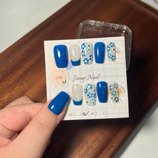 簡約手繪藍色小花 手工穿戴甲 S碼 新中方 Blue handmade drawing flower fake nail64230510892418110
