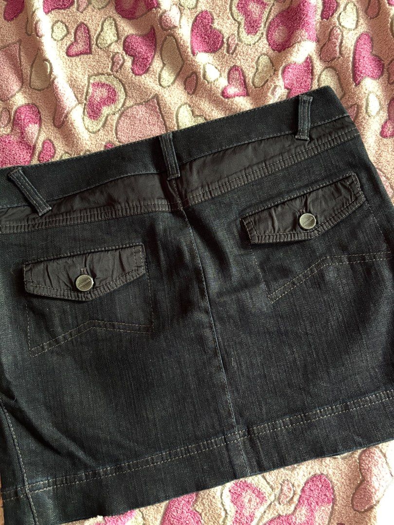 AMASS DARK DENIM SKIRT (Category: Skirts) located in Cavite. Submitted by jvt.declutters (Listing ID 1393116084, Image 2). Description: FAVE!!!! Superb quality!!! see last pic for deets!.