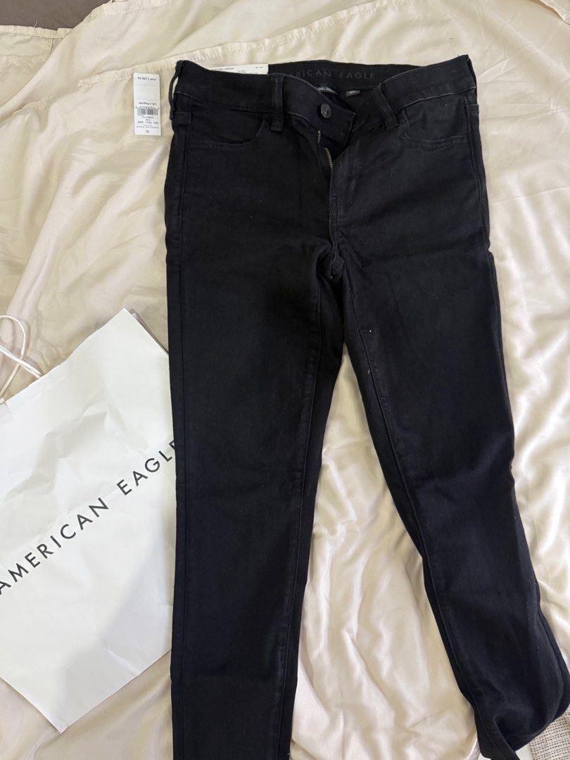 Black Pants Jeans American Eagle (Category: Jeans) located in Mapandan. Submitted by feanner (Listing ID 1393090283, Image 1). Description: Good as new With complete tags and paper bag Jegging Style - Super Stretch Size 27W but can fit up to Size 30W.