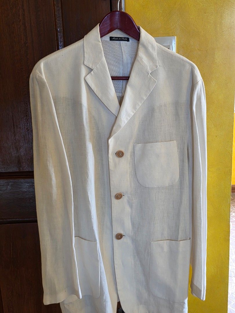Classic 3 button casual blazer Pal Zireli (Category: Coats, Jackets and Outerwear) located in Antipolo. Submitted by saslbs (Listing ID 1393102238, Image 2). Description: 🤍Classic PULL by Pal Zireli off white 3 button blazer made in Italy. Very cool for casual wear. 6k Payment thru g-cash. Delivery thru Lbc or lalamove care of buyer..