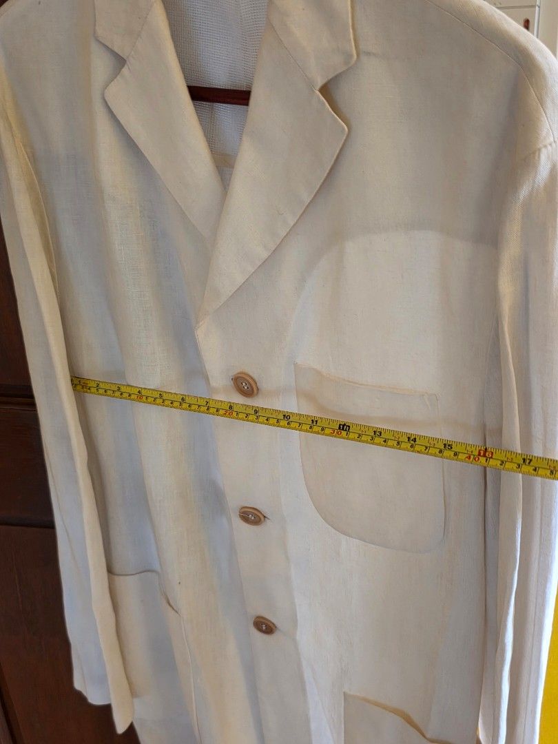 Classic 3 button casual blazer Pal Zireli (Category: Coats, Jackets and Outerwear) located in Antipolo. Submitted by saslbs (Listing ID 1393102238, Image 3). Description: 🤍Classic PULL by Pal Zireli off white 3 button blazer made in Italy. Very cool for casual wear. 6k Payment thru g-cash. Delivery thru Lbc or lalamove care of buyer..
