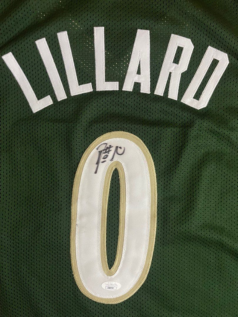 Damian Lillard Signed Jersey Autograph (Category: Activewear) located in Malabon City. Submitted by nbacardscollection (Listing ID 1393065888, Image 3). Description: .
