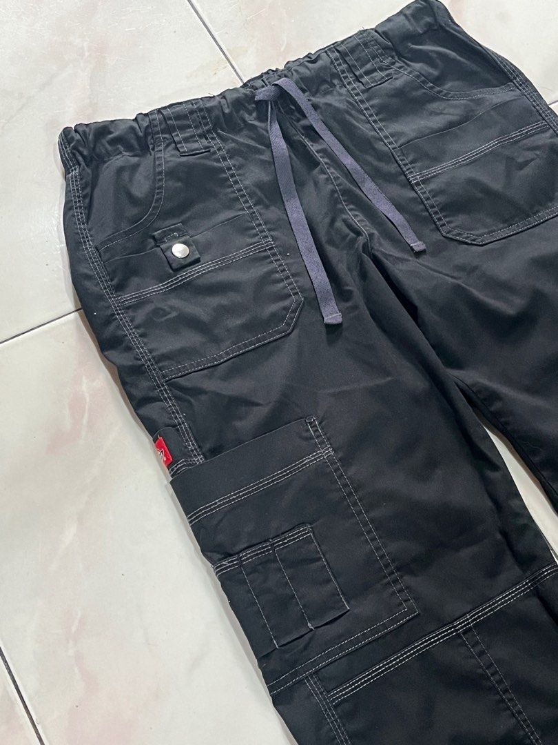 Dickies Multipocket Pants (Category: Jeans) located in Bulacan. Submitted by levidiff (Listing ID 1393106611, Image 3). Description: Dickies multipocket pants Good condition Small on tag Actual dimensions: W - 31 L - 38 Leg opening - 9.5.