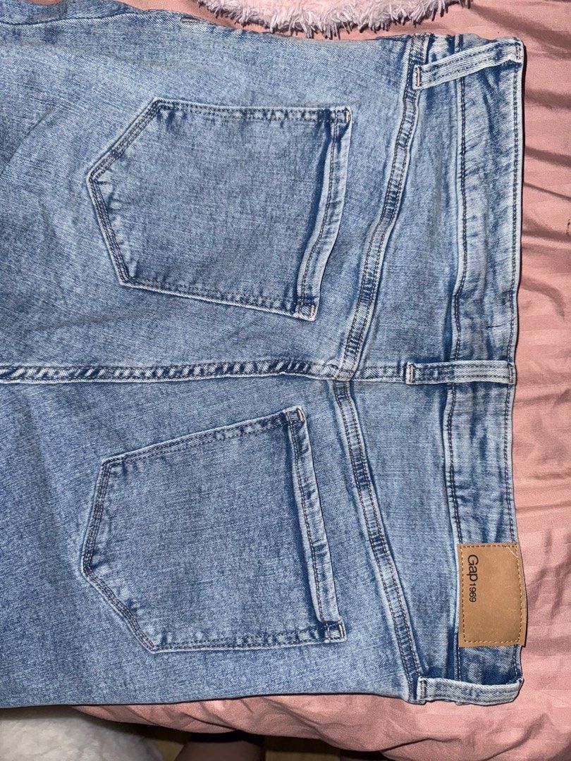 GAP Jeans size 34 ORIGINAL (Category: Jeans) located in Manila. Submitted by eancc (Listing ID 1393070698, Image 3). Description: Authentic Never been used, i can measure for you RFS: too large for me MOP: Gcash BDO BPI Loc: Avida Towers San Lazaro Shipping: Lalamove, JNT.