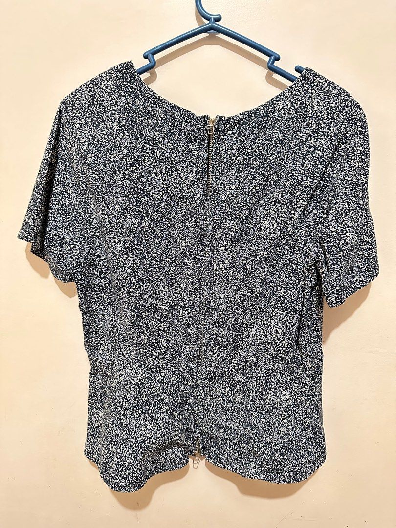 Gap Peplum Top (Category: Blouses) located in Puerto Princesa. Submitted by rorysroomdeclutter (Listing ID 1393133149, Image 3). Description: Size 6 Fits S to M Color rate 10/10 Dark Blue/Navy Color with White Dots Price nego With discount/bundle pricing for multiple items Dm for more pics.