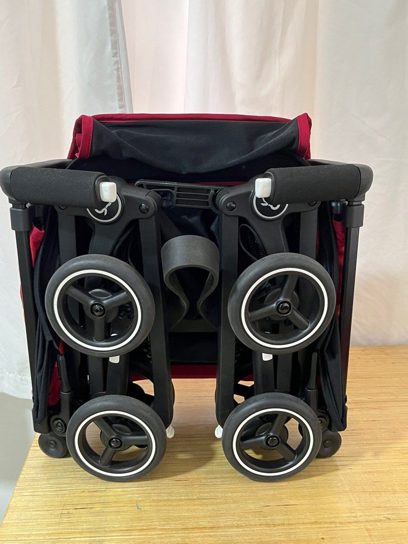 GB POCKIT + ALL TERRAIN (Category: Strollers) located in Cavite. Submitted by paula3 (Listing ID 1393068614, Image 1). Description: Comes with tags Very handy Wt capacity: 25kg Seldom used Our son prefers walking and running than riding here. It’s just hard to let go too since this is kinda rare to purchase. Guaranteed not a scam, I’ve been scam before with this brand that’s why we just purchase a brand new one..