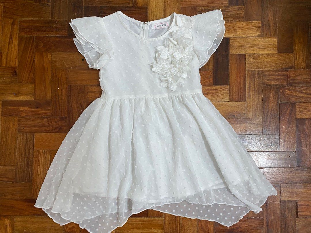 Great Kida White Dress size 2 (Category: Babies & Kids Fashion) located in Manila. Submitted by makeupduty (Listing ID 1393070174, Image 1). Description: No flaws Fits 3-4 years old Gcash or BDO payment ONLY Lalamove/Grab/J&T pick up (BOOKED BY THE BUYER).