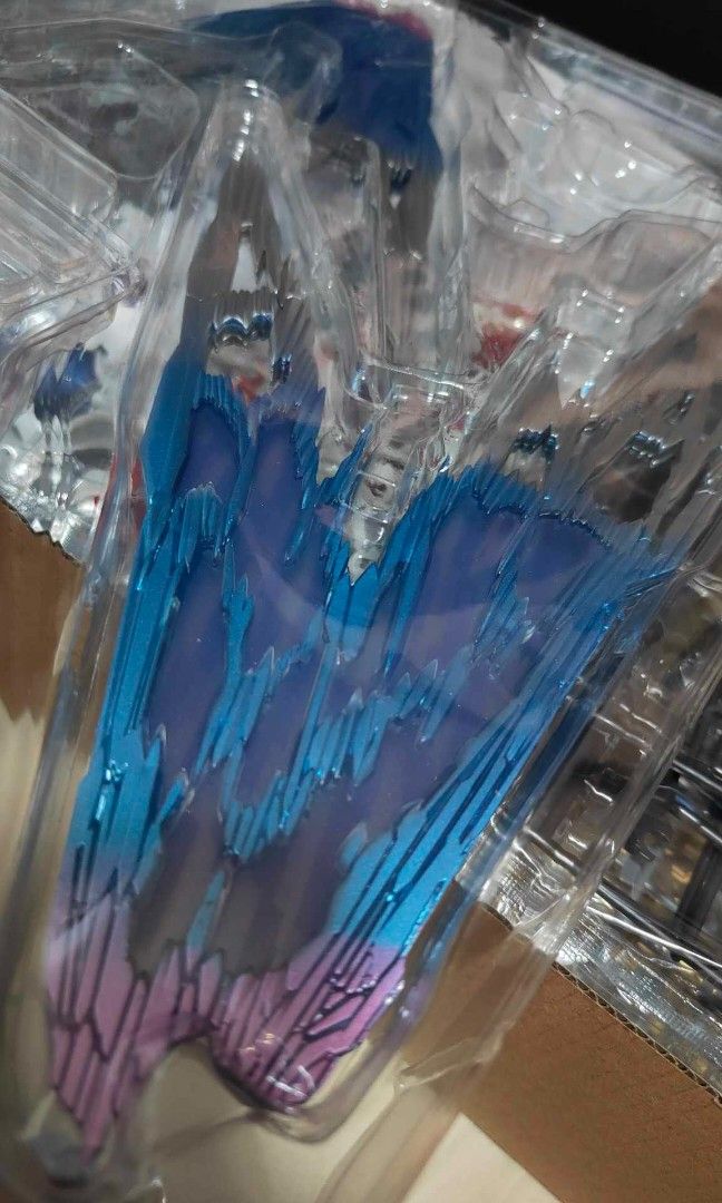 Gundam strike freedom (Category: Gundam & Model Kits) located in Manila. Submitted by kmagbu (Listing ID 1393194382, Image 2). Description: gundam strike freedom including wings of destiny missing missing part(misplaced) discontinued project with tools.