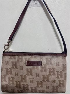(Category: ) located in . Submitted by shopaholic_gurl (Listing ID 1393160167, Image 1). Description: .