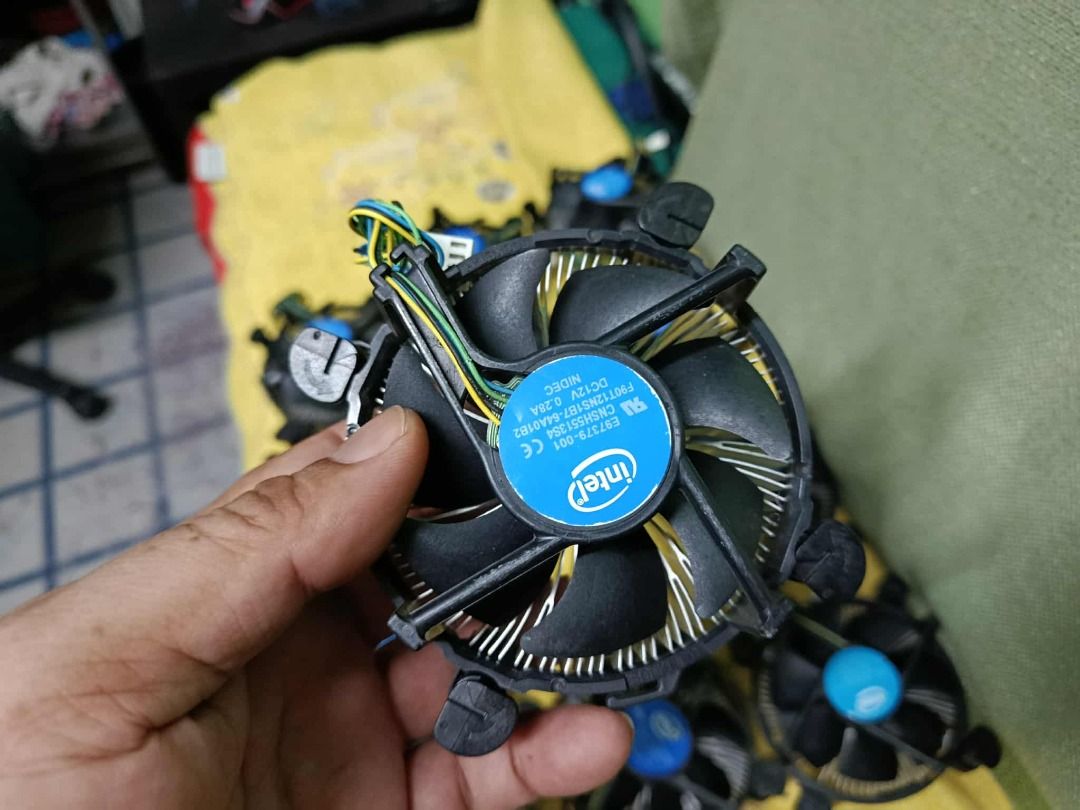 heatsink fan intel processor (Category: Computer Parts) located in Quezon City. Submitted by carou85958 (Listing ID 1393211113, Image 3). Description: 100% good working heatsink fan intel makikinis po salpak mo na lang Socket: 1156 / 1155 / 1151 / 1150/ p125 each pag 5 pataas 100each 17 ibp road batasan hills qc.