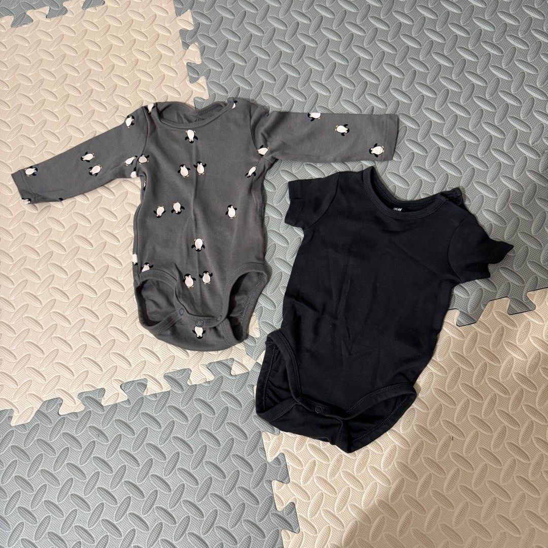 H&M Onesies Unisex (Category: Babies & Kids Fashion) located in Pasig City. Submitted by amdlt (Listing ID 1393086111, Image 1). Description: Unisex onesies from H&M Size 2-4M.