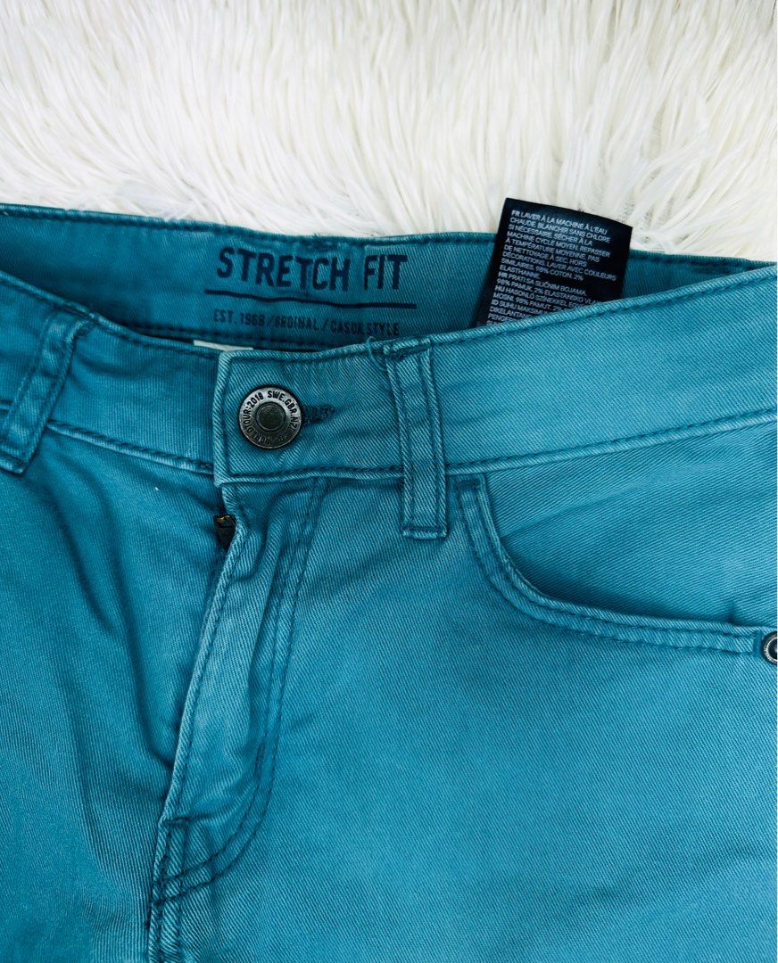 H&M Slim Fit Pants 5Y (Category: Babies & Kids Fashion) located in General Trias. Submitted by Mikhails_Shop (Listing ID 1377291498, Image 1). Description: Blue Green Store bought Loc: General Trias Cavite SF 60.00 via J&T.