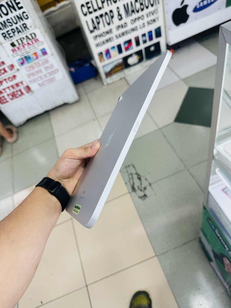Ipad 10th Gen 64GB Wifi only no issues slightly used (Category: iPad) located in San Juan City. Submitted by najihahtelecomshop2018 (Listing ID 1393082995, Image 2). Description: Legit Store | Original unit FOR SALE | TRADE / SWAP ▫️INSTALLMENT thru: 🔸Credit Card (straight / installment) 🔸Ggives / Gcredit + 6% interest 🔸Spay Later + 6% interest (RFS: Buy and Sell any kinds of Gadgets) Description: Ipad 10th Gen 64GB Wifi only No hidden Issues 