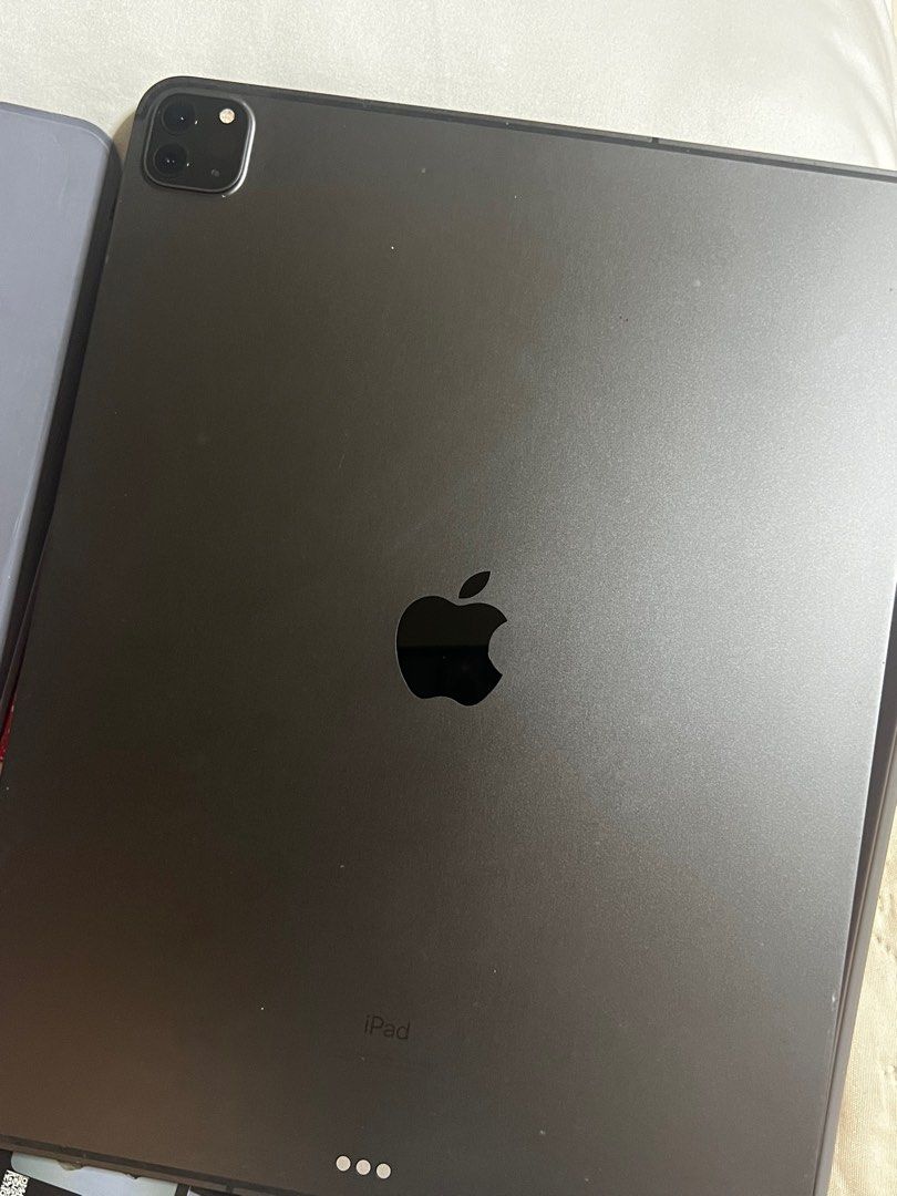 iPad Pro 12.9 inch 4th gen (Category: iPad) located in Cavite. Submitted by maknaelala6 (Listing ID 1393172129, Image 2). Description: Like new rarely used! iPad Pro 4th Gen 12.9 inch w/ free case & screen protector + ipad pencil 512 gb .