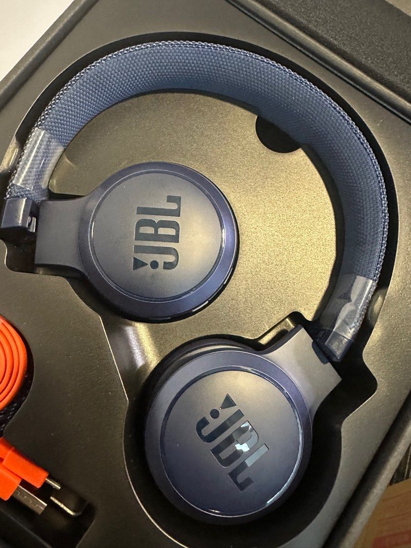 JBL LIVE400BT63791683828481112