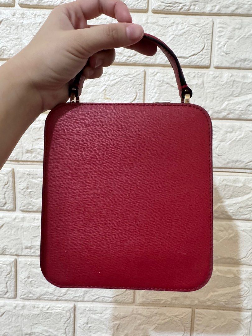 Kate Spade x Disney Bag (Category: Luxury Bags & Wallets) located in Bulacan. Submitted by tataseret (Listing ID 1393222836, Image 2). Description: Used once only. Price slightly nego. Loc: Sta Maria Bulacan.