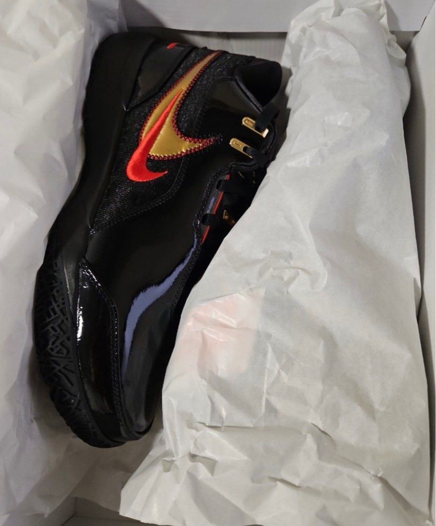 Lebron NXXT Gen AMPD EP (Category: Casual Shoes) located in San Juan City. Submitted by teamalphatrading (Listing ID 1393120069, Image 3). Description: Used only twice on a wooden court With box From Nike Park Podium No issues RFS: Need size 11 instead of 10.5 US .