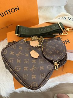 (Category: ) located in . Submitted by privateclosetsale (Listing ID 1393078231, Image 1). Description: .