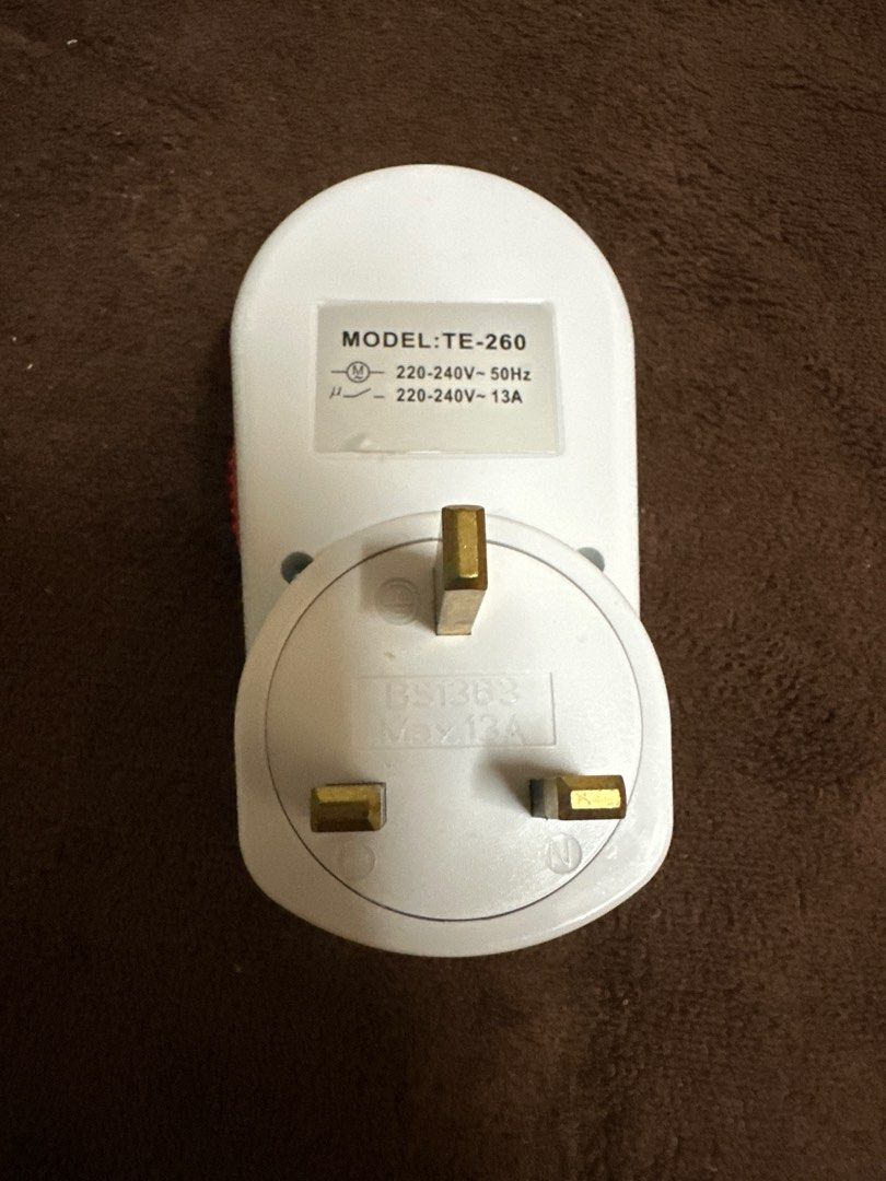 Mini Timer TE-260 （分類：轉插器及插頭）位於 Hong Kong。 由 aki0w0 提交（商品編號 1393226982，圖片 2）。簡介： Mini timer is designed for indoor use and has a 24-hour setting. It features 30-minute intervals per pin and is easy to use. The timer can be plugged into a socket and offers energy-saving benefits. It has multiple on/off settings and can be set for up to 24 hours. The model is TE-260 and operates on 220-240V, 50Hz, and 13A. 稍微用過 無盒無包裝 說明書如上。