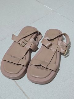 (Category: ) located in . Submitted by skye_store (Listing ID 1393220560, Image 1). Description: .