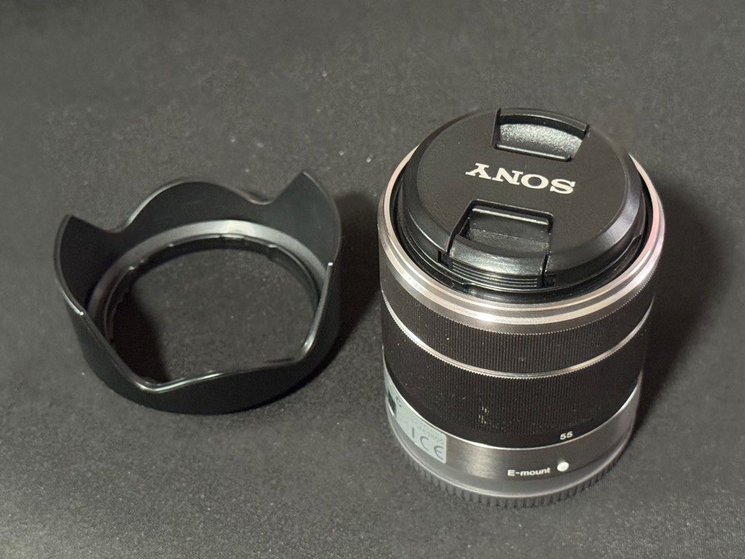 Sony SEL1855 18-55mm 3.5-5.6 (Category: Lens & Kits) located in Paranaque City. Submitted by eventhori06021 (Listing ID 1393115751, Image 1). Description: Sony SEL1855 18-55mm f3.5-5.6.