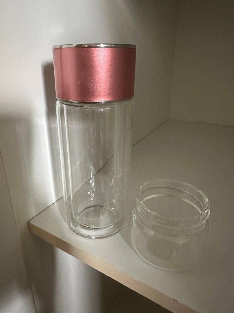 Tea Diffuser (Category: Coffee & Tea Tableware) located in Singapore. Submitted by babe10 (Listing ID 1393091161, Image 2). Description: Potable glass tea diffuser. .
