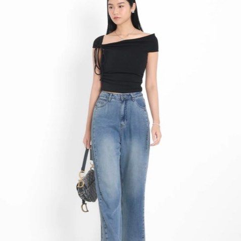 topazette peak side panel tencel jeans (midwash) (Category: Jeans & Leggings) located in Singapore. Submitted by joshuujii (Listing ID 1393206365, Image 3). Description: worn once only size s smartpac: +$3.