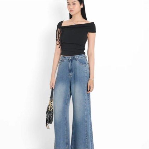 topazette peak side panel tencel jeans (midwash) (Category: Jeans & Leggings) located in Singapore. Submitted by joshuujii (Listing ID 1393206365, Image 1). Description: worn once only size s smartpac: +$3.