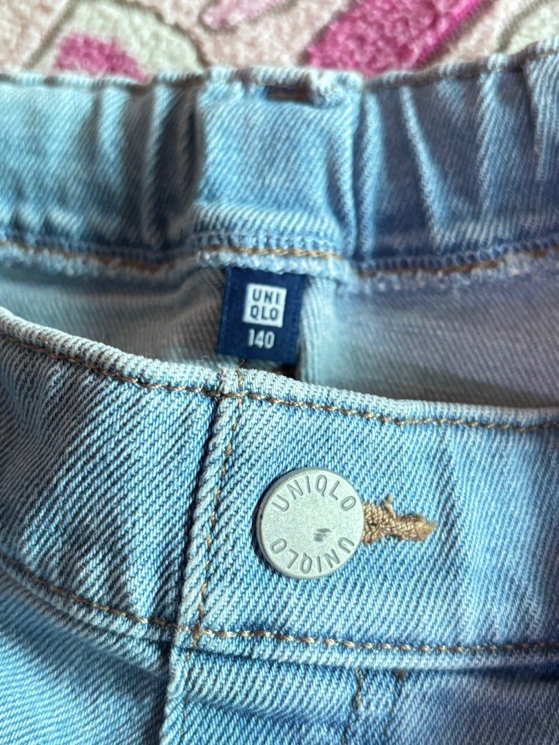 UNIQLO DENIM SHORT (Category: Shorts) located in Cavite. Submitted by jvt.declutters (Listing ID 1393118531, Image 2). Description: see last pic for deets!.