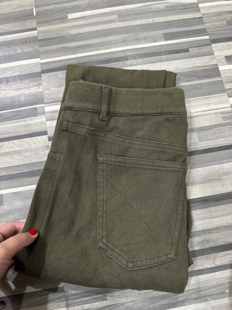 uniqlo jeggings (Category: Jeans) located in San Jose. Submitted by mamacituh (Listing ID 1393198161, Image 1). Description: h507.