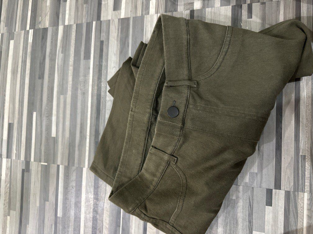 uniqlo jeggings (Category: Jeans) located in San Jose. Submitted by mamacituh (Listing ID 1393198161, Image 2). Description: h507.