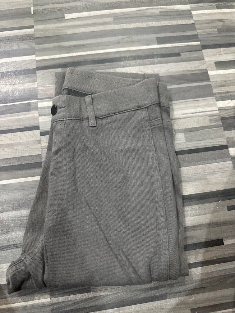 uniqlo jeggings (Category: Jeans) located in San Jose. Submitted by mamacituh (Listing ID 1393199306, Image 1). Description: h103.