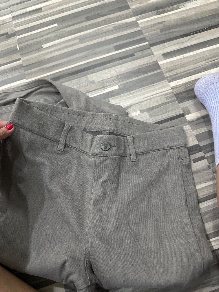 uniqlo jeggings (Category: Jeans) located in San Jose. Submitted by mamacituh (Listing ID 1393199306, Image 2). Description: h103.