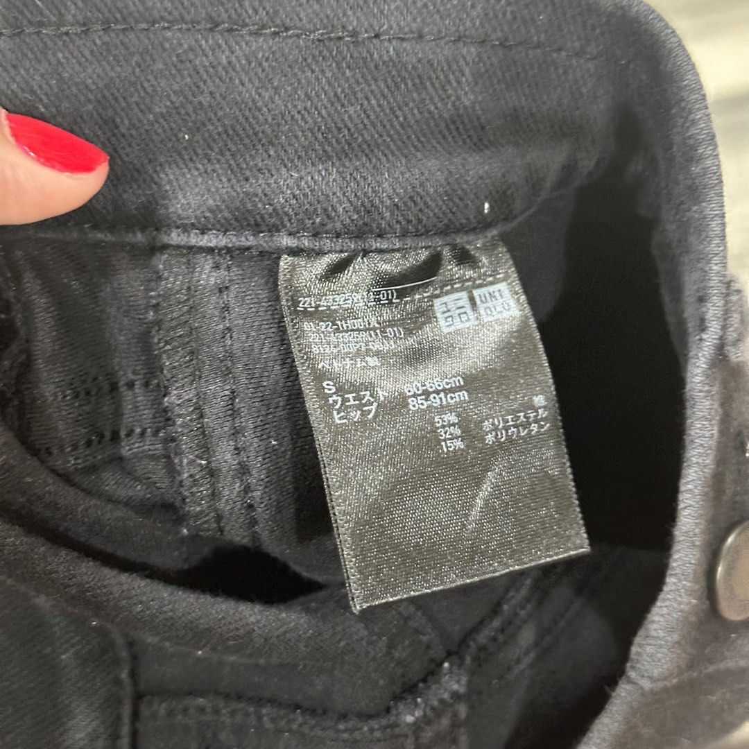uniqlo jeggings (Category: Jeans) located in San Jose. Submitted by mamacituh (Listing ID 1393205680, Image 2). Description: e414.