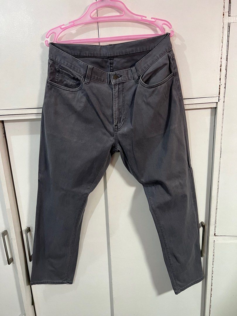 Uniqlo Slim Fit Jeans (Category: Jeans) located in Navotas City. Submitted by prelovedbyrtc (Listing ID 1393088712, Image 1). Description: Waist : 33” Length: 39” Material :Cotton Spandex.