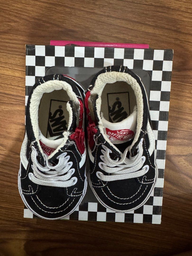Vans sk8-hi used once (Category: Babies & Kids Fashion) located in Angeles City. Submitted by ico26 (Listing ID 1393195323, Image 3). Description: .