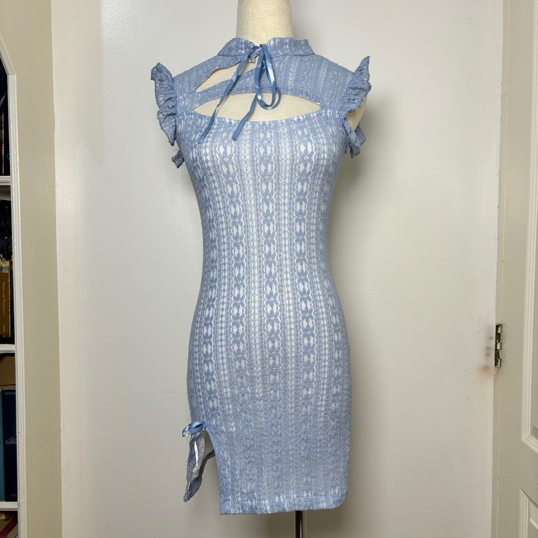 ❌SOLD❌ 🦢VINTAGE Sawako Powder Blue Shoujo cutesy clean girl soft girl fitted bodycon dress light blue Lolita Jfashion Japanese Shinjuku Harajuku coquette lace ribbe coquette Fairy fairycore whimsical mermaid mermaidcore siren sirencore (Category: Dresses) located in Bacoor. Submitted by lasierea (Listing ID 1393165544, Image 2). Description: SUPER RARE! Where my powder blue girlies at 🦢🩵 Best fits xxs-s frames! Has THICK inner lining! Definite
