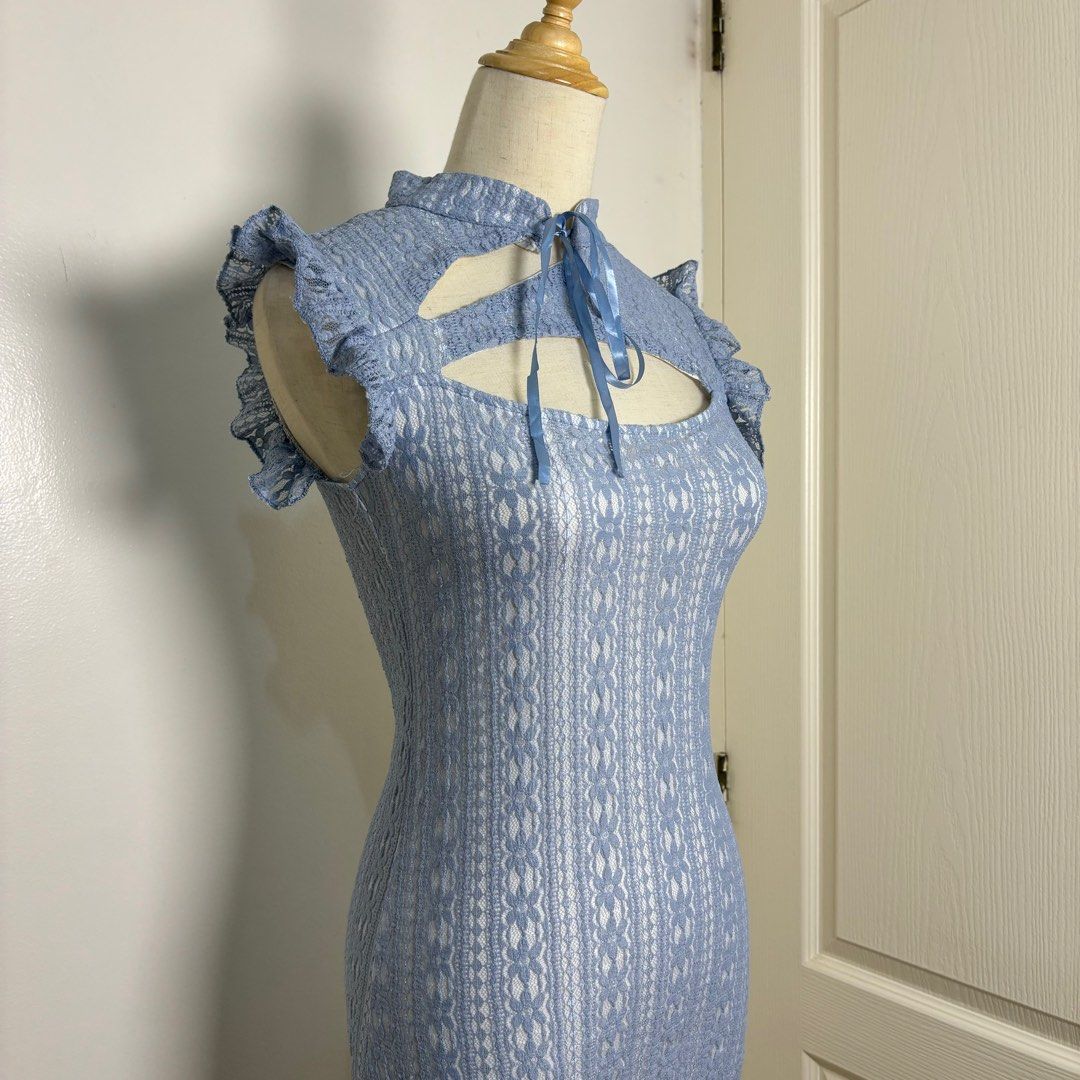 ❌SOLD❌ 🦢VINTAGE Sawako Powder Blue Shoujo cutesy clean girl soft girl fitted bodycon dress light blue Lolita Jfashion Japanese Shinjuku Harajuku coquette lace ribbe coquette Fairy fairycore whimsical mermaid mermaidcore siren sirencore (Category: Dresses) located in Bacoor. Submitted by lasierea (Listing ID 1393165544, Image 1). Description: SUPER RARE! Where my powder blue girlies at 🦢🩵 Best fits xxs-s frames! Has THICK inner lining! Definite