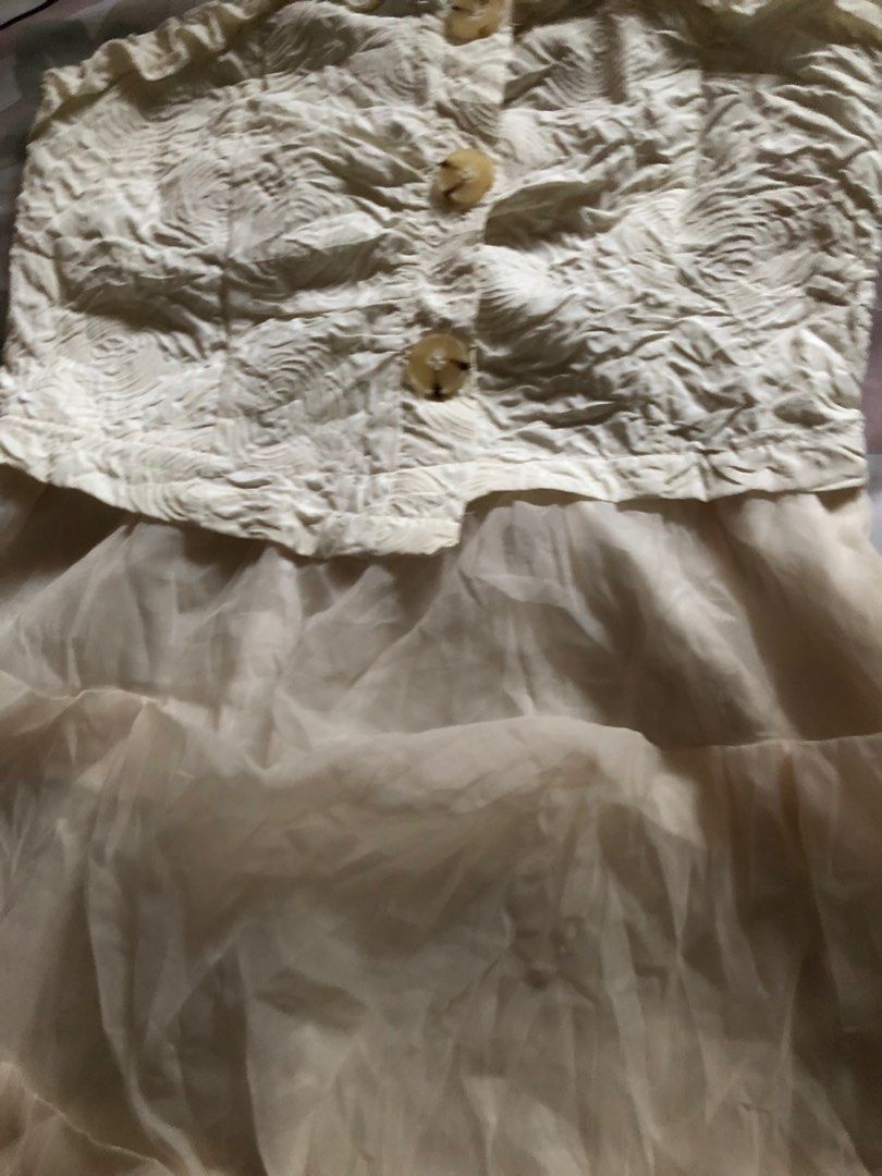 White Layered Coquette Dress (Category: Dresses) located in Quezon City. Submitted by boojoobee (Listing ID 1393208047, Image 3). Description: Xs-s Qc location.
