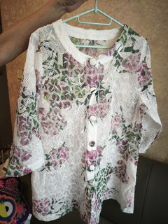 白色花卉蕾絲上衣64210053923074110