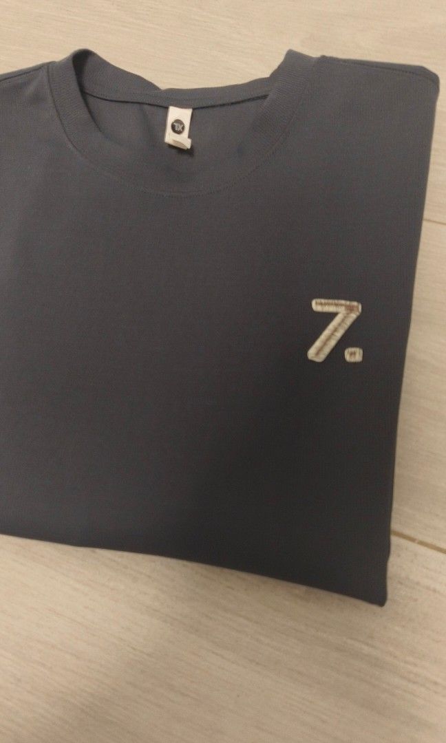 - （分類：T-shirt、恤衫、有領衫）位於 Hong Kong。 由 marbleball 提交（商品編號 1393353984，圖片 4）。簡介： 膊约29吋,身闊约40吋,衫身長約26吋 加$10,包順豐店取。